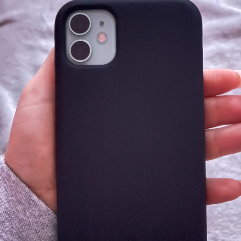 Selling my iPhone 11 mint green 64gb